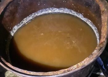 Policía desmantela fábrica de ron adulterado en La Romana