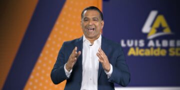 Luis Alberto presenta estrategia para impulsar manejo de desechos sólidos en SDE