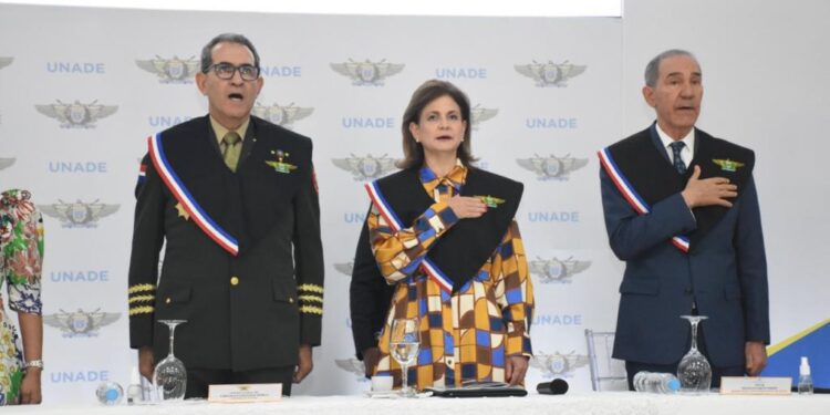 MESCyT aprueba reclasificación de la UNADE, que pasó de instituto superior a universidad