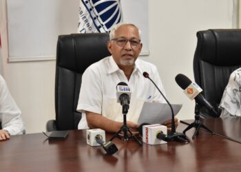 Ángel Hernández defiende la transparencia y honestidad de su gestión al frente de Educación