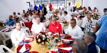 La Red del Cambio realiza almuerzo navideño con la participación de los ministros de MOPC y MICM
