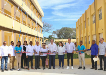 Más de 1,000 jóvenes se beneficiarán tras inauguración de liceo jornada extendida