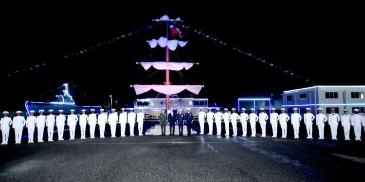 Presidente encabeza graduación de la LXXII Promoción de Damas y Caballeros Guardiamarinas
