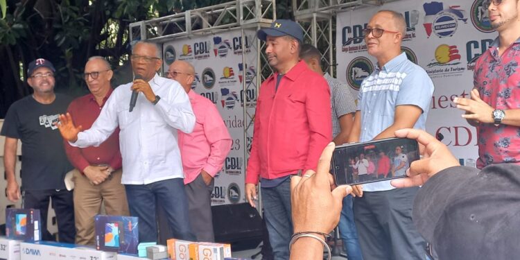 Colegio de Locutores celebró tradicional fiesta navideña