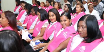 Supérate y DGAPP gradúan más de 40 mujeres del programa Súper Emprendedoras en Pedernales