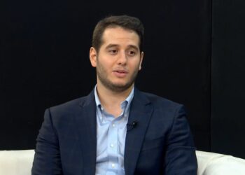 Tecnología de vehículo garantiza protección de jóvenes al manejar