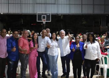 Movimiento “Mujer RED” festeja Navidad junto a lideresas en SDE