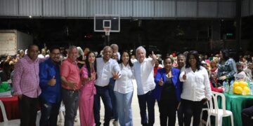 Movimiento “Mujer RED” festeja Navidad junto a lideresas en SDE