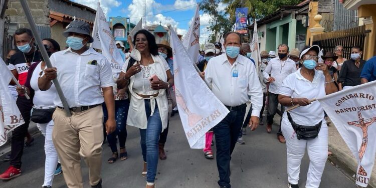 La iglesia católica y cooperativa "El Progreso" promueven la festividad del Santo Cristo de Bayaguana