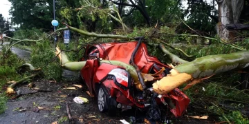 Fuertes lluvias provocan 14 muertes y severos destrozos en Argentina