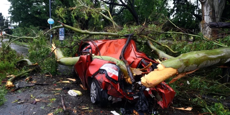 Fuertes lluvias provocan 14 muertes y severos destrozos en Argentina