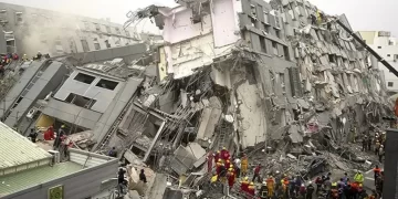 Un terremoto en el noroeste de China causa al menos 126 muertos y 700 heridos