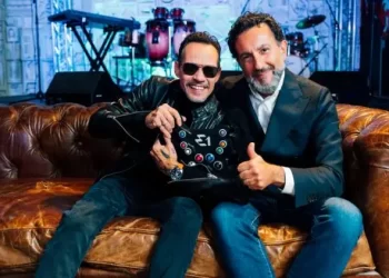 Marc Anthony aquiere un equipo de botes de carreras elécticos del torneo E1