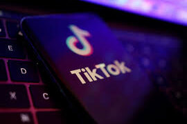El uso abusivo de Tik Tok provoca narcolepsia entre los adolescentes y moldea sus habilidades