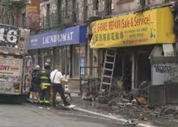 Cuatro muertos y un herido de gravedad tras apuñalamiento e incendio en Nueva York