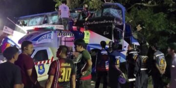 Al menos 14 muertos y 32 heridos en el accidente de un autobús en el sur de Tailandia