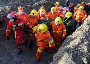 Aumentan a 7 los fallecidos tras derrumbe en China