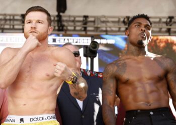 ¿Cuánto dinero gana el Canelo Álvarez por pelear contra Jermell Charlo?