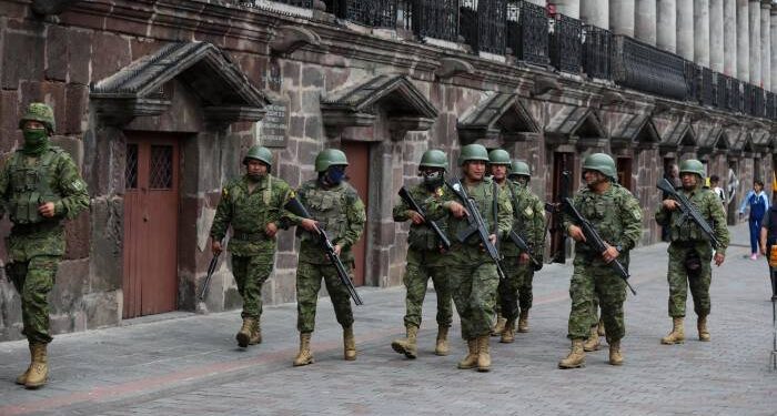 Por qué estalló Ecuador: La guerra de bandas detrás de una escalada de violencia sin precedentes