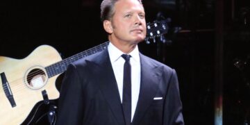 Suspenden concierto de Luis Miguel por inconvenientes técnicos