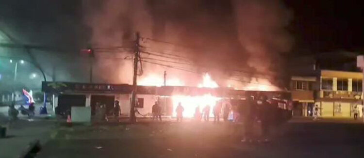 Dos muertos y nueve heridos en un incendio "terrorista" en una discoteca de Ecuador