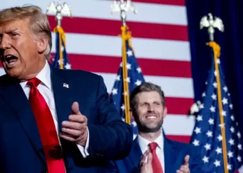 Trump gana las primarias republicanas en Iowa con el 51%