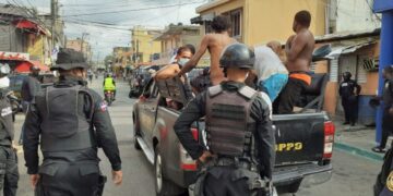 Tiroteo en Capotillo entre supuestos delincuentes y agentes de la DNCD en operativo Capotillo