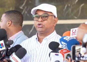 Periodista Scharboy Almánzar denuncia su hermano guarda prisión de injustamente