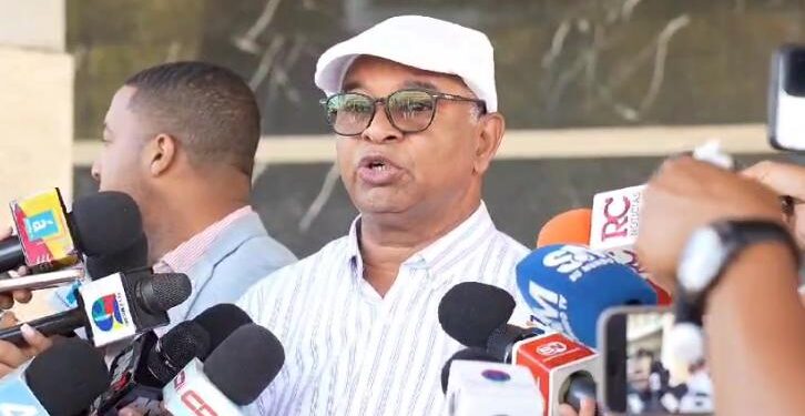 Periodista Scharboy Almánzar denuncia su hermano guarda prisión de injustamente