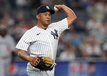 Padres de San Diego firman al ex relevista de los Yankees Wandy Peralta por 4 años