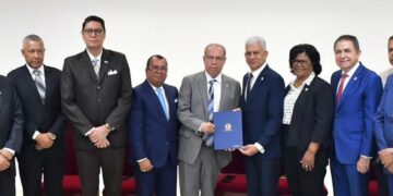 Senado rinde homenaje póstumo al héroe nacional Gregório Urbano Gilbert