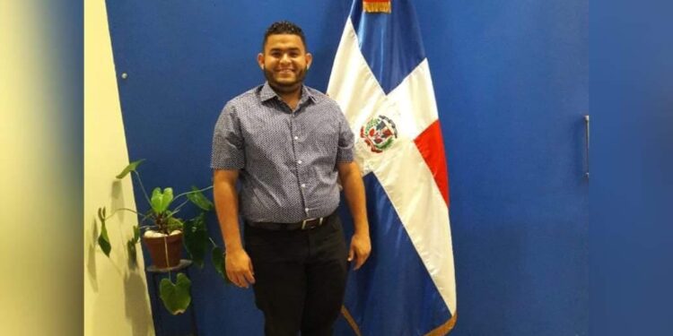 Renuncia secretario general  del PLD en Baní