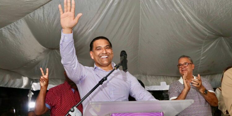 Luis Alberto :Chocando al oficialismo hasta con los postes de luz