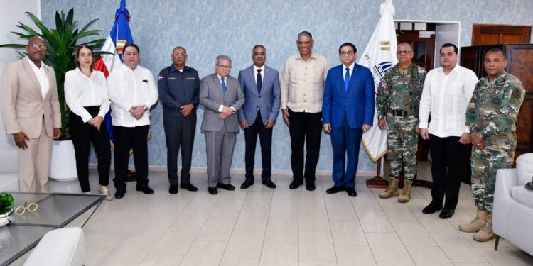 Autoridades deciden reforzar seguridad en hospitales; se constituyen en comisión