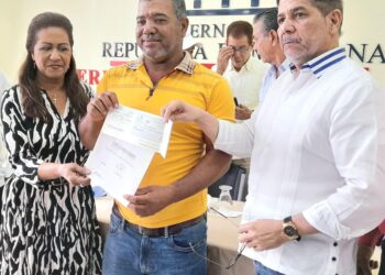 Gobierno destina más de 60 millones de pesos para recuperación subsectores piña y banano