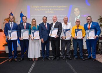 CODIA reconoce profesionales por aportes en el área