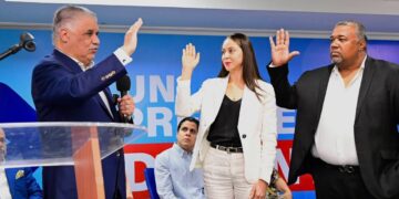 Miguel Vargas juramenta diputada Yari Encarnación ; anuncia será candidata a senadora por San José de Ocoa