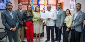 Reconocen a Migración como institución pública que ha fomentado la capacitación y formación de servidores