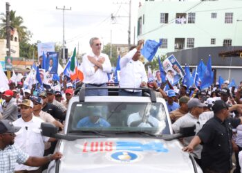 Abinader concluye recorrido en apoyo a candidatos a las alcaldías de SDE, Boca Chica y Guerra 