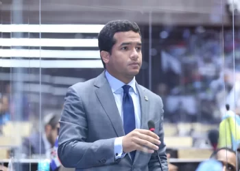 Congresista Omar Fernández es dado de alta