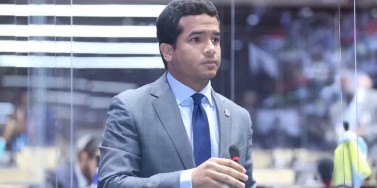 Congresista Omar Fernández es dado de alta