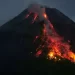 Al menos 1.500 evacuados tras la erupción de un volcán al este de Indonesia