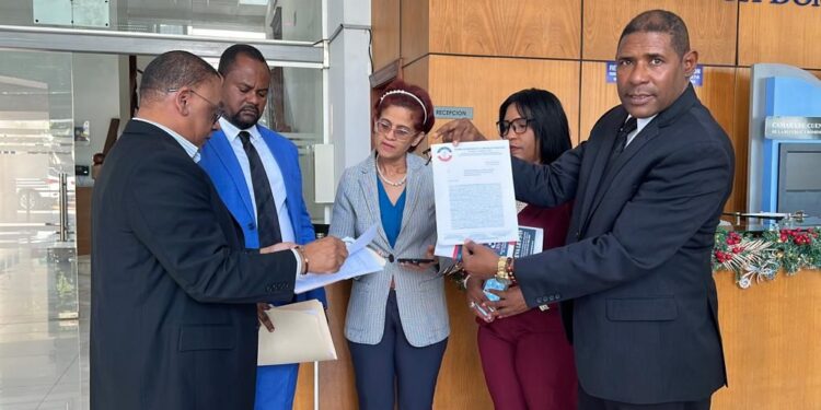 Consejo de Abogados del CARD emite varias resoluciones