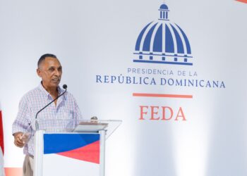 Gobierno cumple con los productores de sal de Montecristi