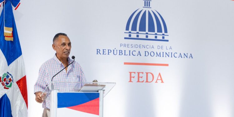 Gobierno cumple con los productores de sal de Montecristi