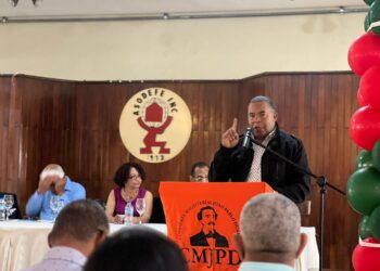 Maestros esperan cumplimiento acuerdo ADP-MINERD desde el 2021