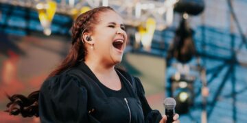 La cantautora Rosa Karina regresó  a la Concentración Evangélica Nacional