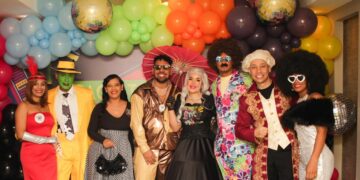 La Fábrica de Rostros realiza fiesta de época para sus empleados