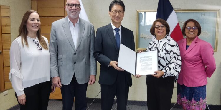 Embajada del Japón firma acuerdo de donación con fundación