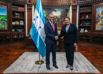 Manolo Pichardo se reúne con Xiomara Castro presidenta de Honduras